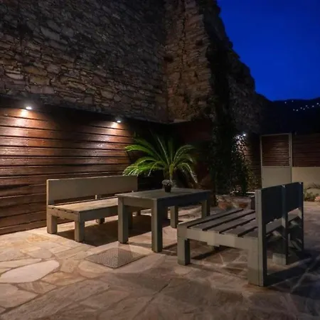 Seafront Karma Luxury - An Escape From Reality Case de vacanță