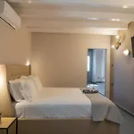 בית נופש Seafront Karma Luxury - An Escape From Reality *