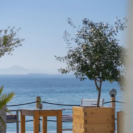 Semesterbostad Seafront Karma Luxury - An Escape From Reality Kato Gatzea