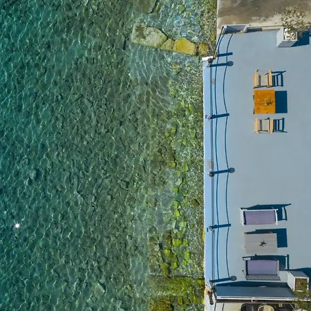 Seafront Karma Luxury - An Escape From Reality Semesterbostad Kato Gatzea