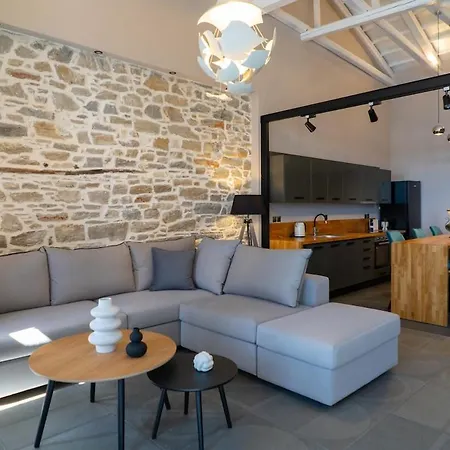 Seafront Karma Luxury - An Escape From Reality Holiday home Kato Gatzea