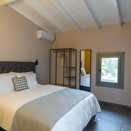 Seafront Karma Luxury - An Escape From Reality Holiday home