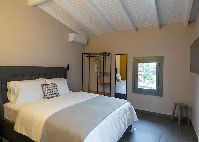 Seafront Karma Luxury - An Escape From Reality Kato Gatzea