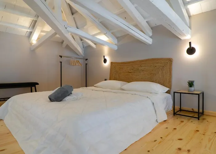 Seafront Karma Luxury - An Escape From Reality Holiday home *