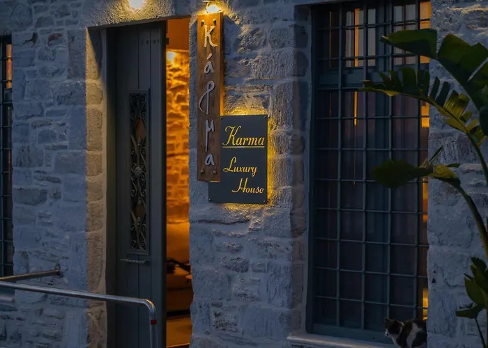 Seafront Karma Luxury - An Escape From Reality Holiday home *