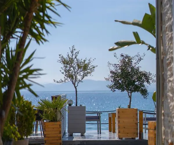 Seafront Karma Luxury - An Escape From Reality Holiday home