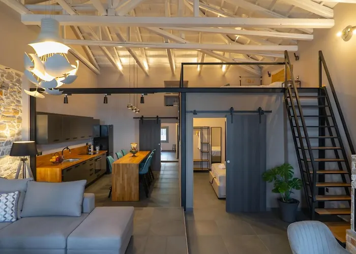 Seafront Karma Luxury - An Escape From Reality Holiday home *