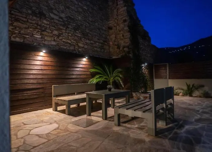 Seafront Karma Luxury - An Escape From Reality Holiday home